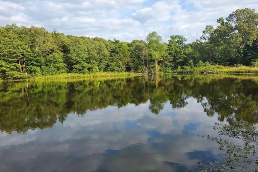 The Perch At Bluebird Estate Apartment Batesville Bagian luar foto