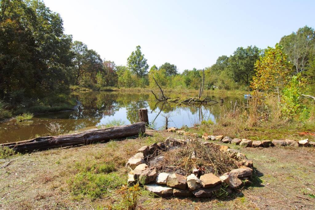 The Perch At Bluebird Estate Apartment Batesville Bagian luar foto